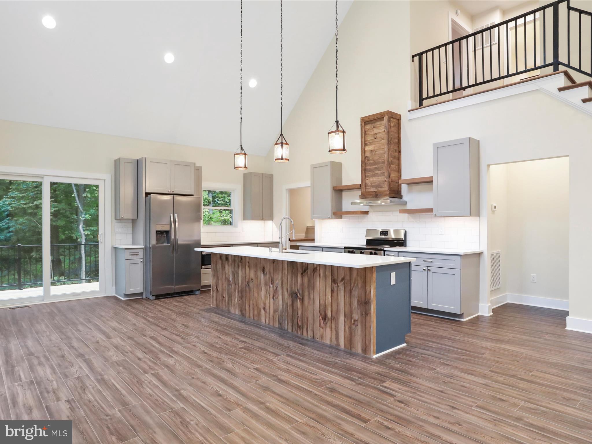 BLUE MOUNTAIN - Residential