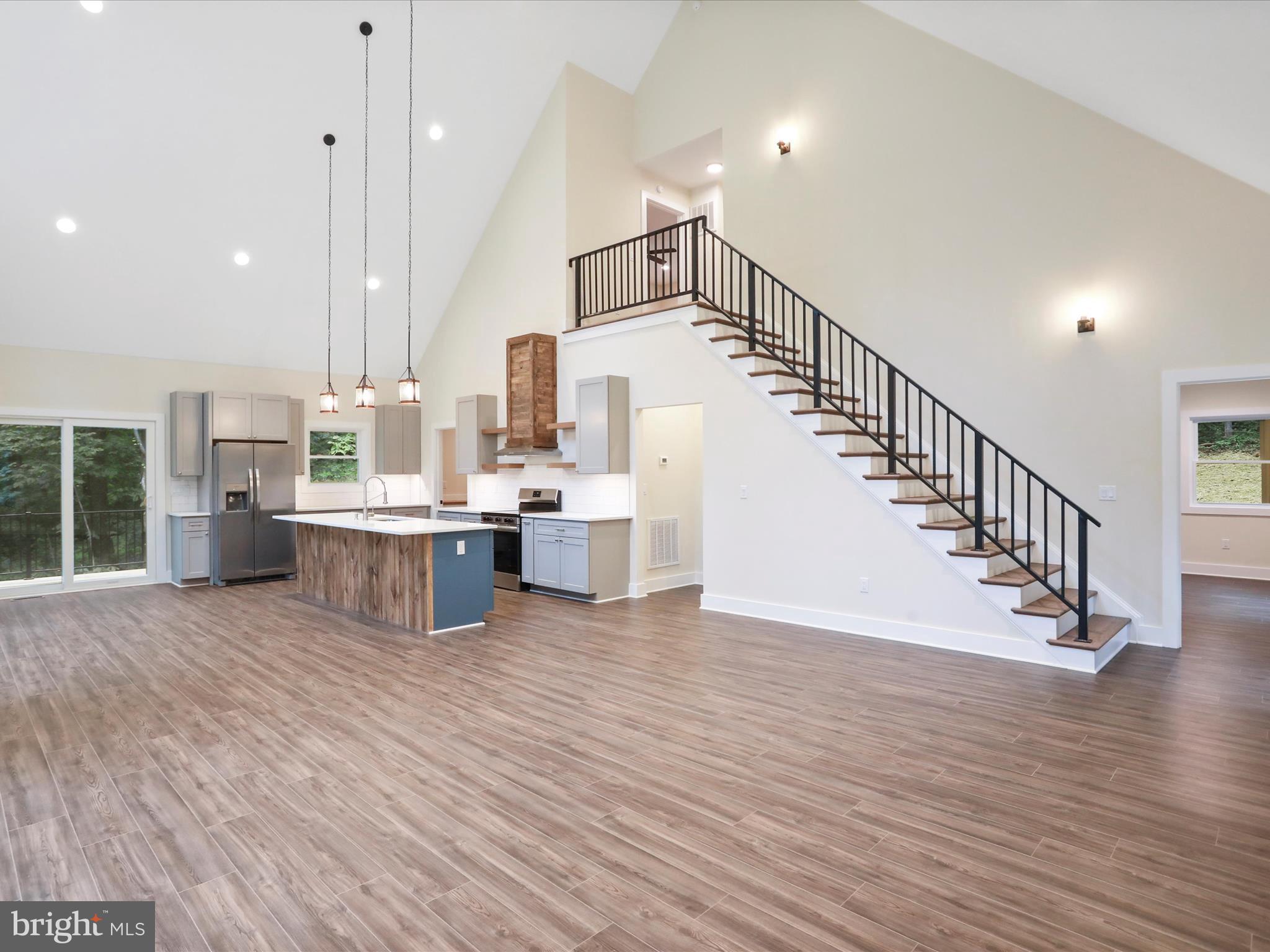 BLUE MOUNTAIN - Residential