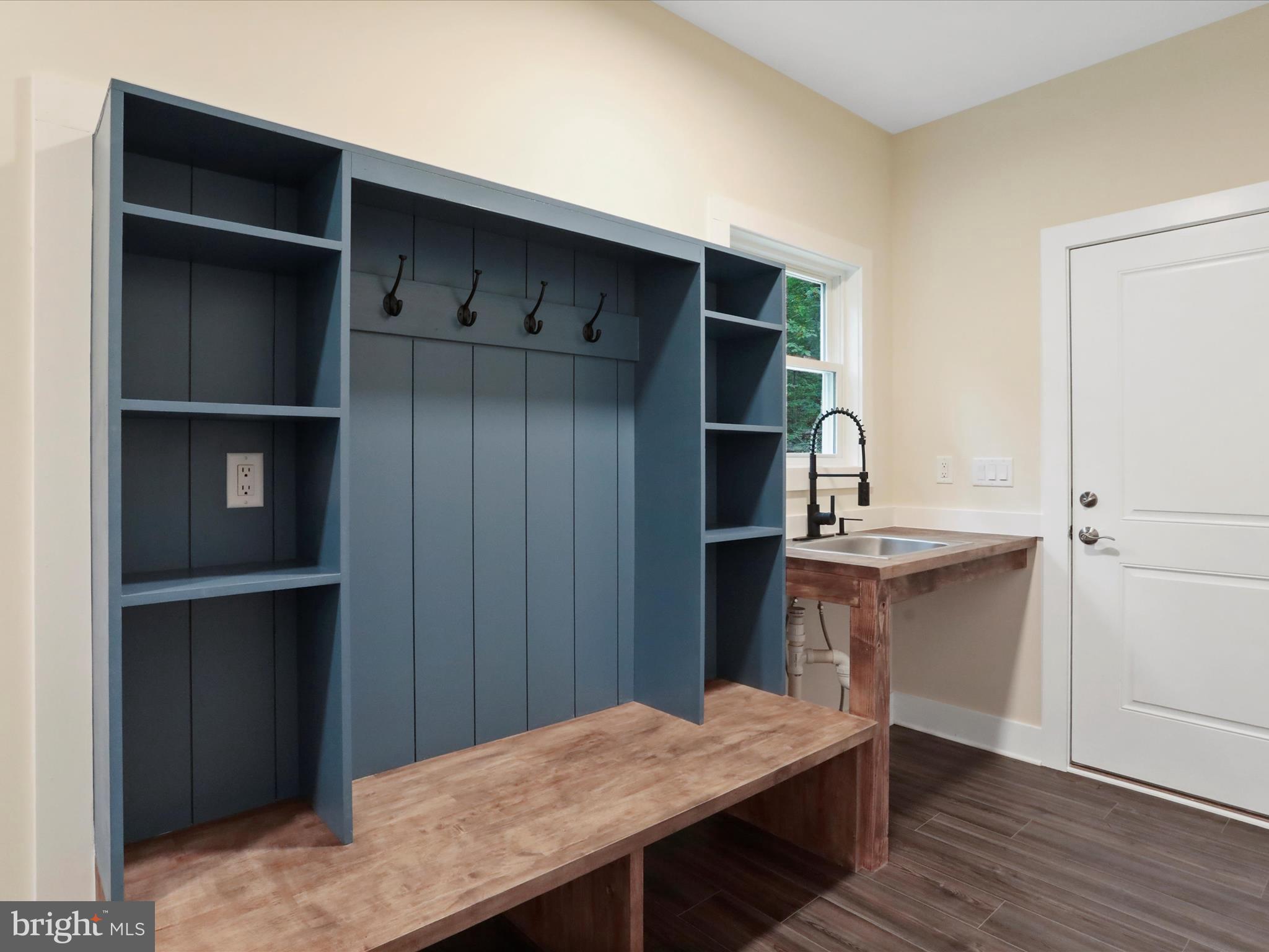 BLUE MOUNTAIN - Residential