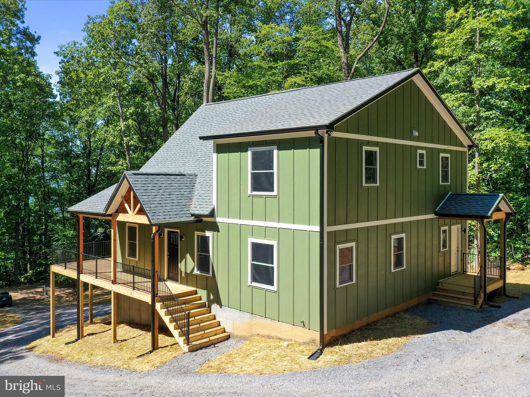 BLUE MOUNTAIN - Residential