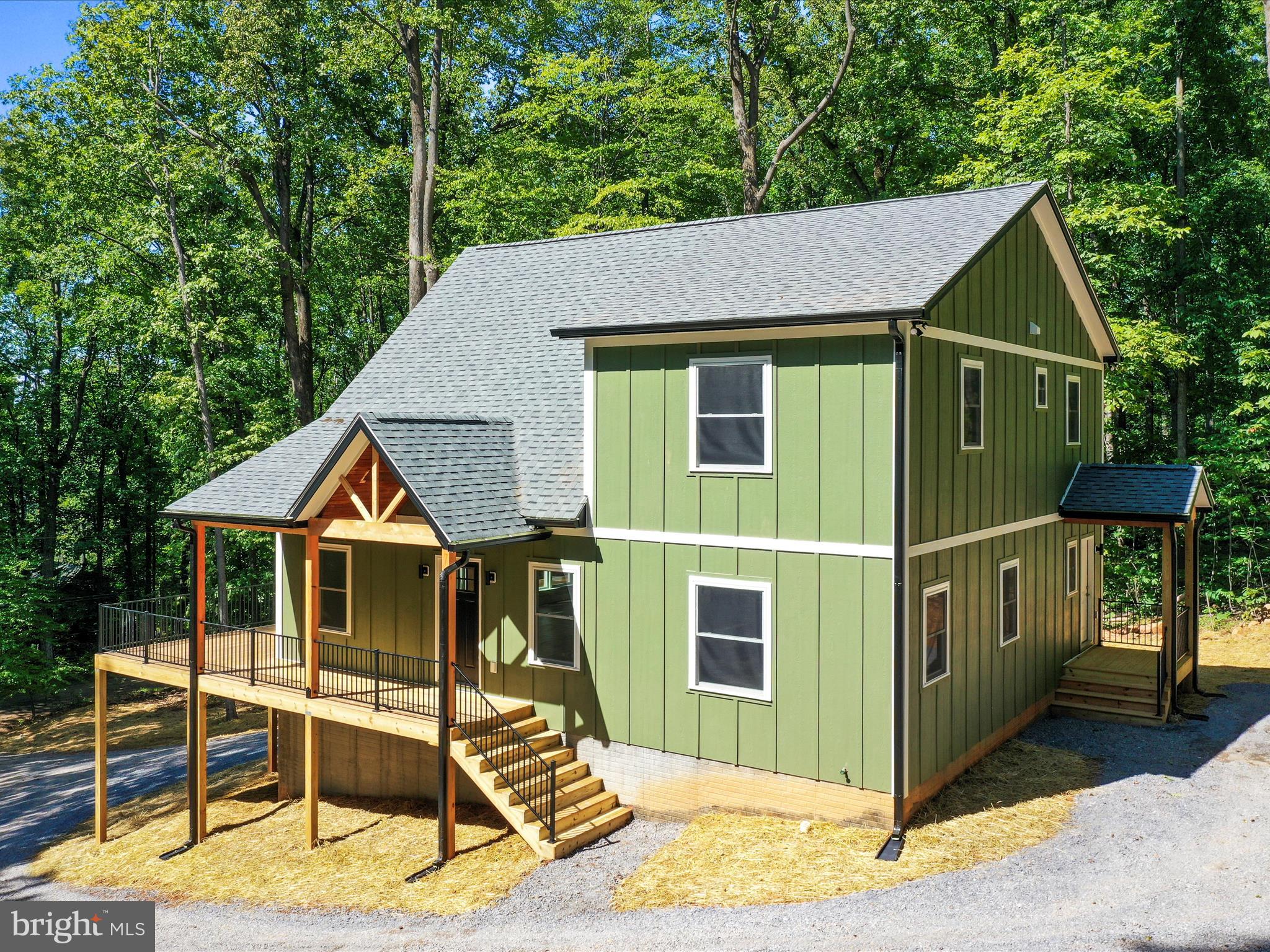 BLUE MOUNTAIN - Residential