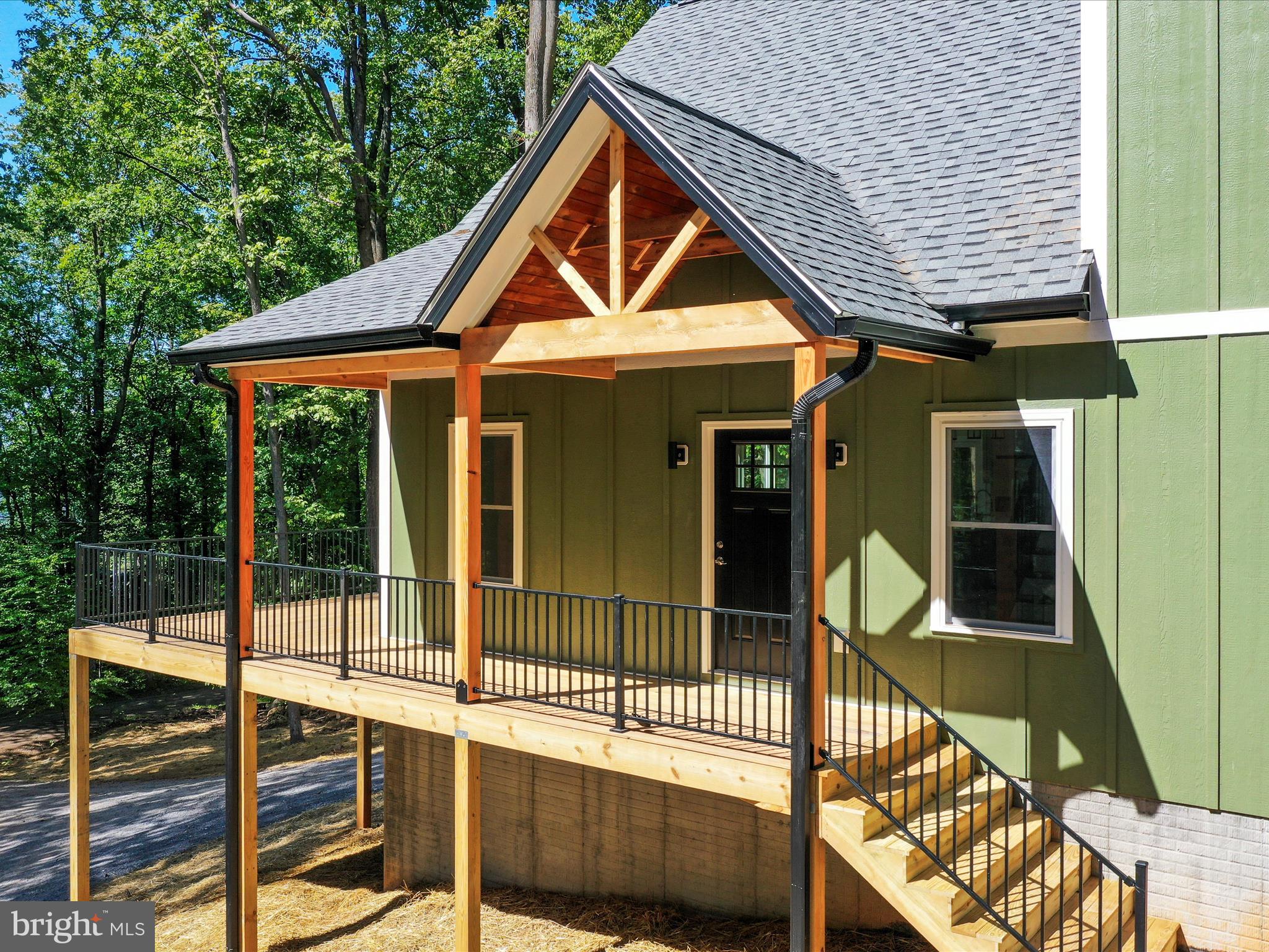 BLUE MOUNTAIN - Residential