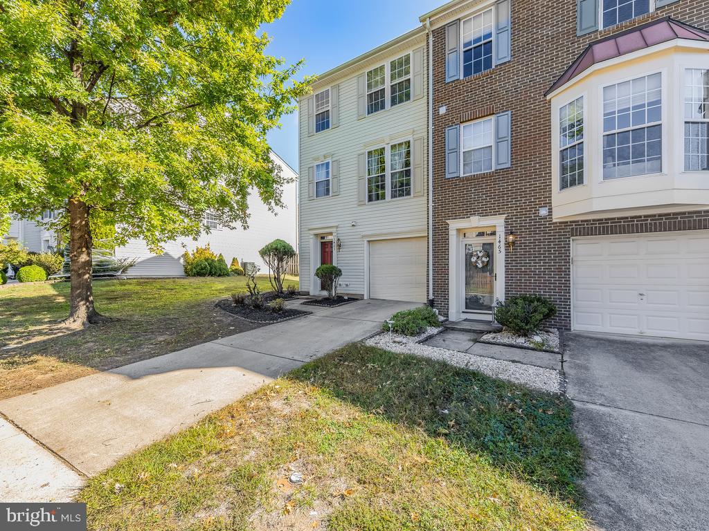 RIVERSIDE STATION - Residential