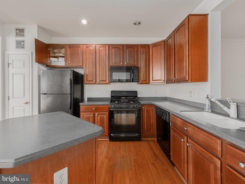 RIVERSIDE STATION - Residential