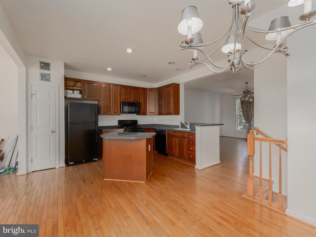 RIVERSIDE STATION - Residential