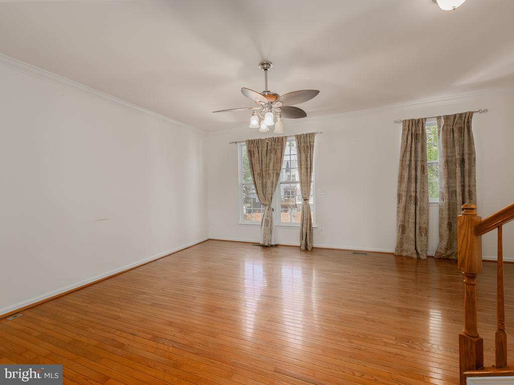 RIVERSIDE STATION - Residential