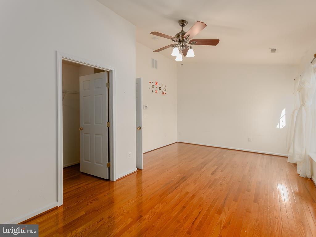 RIVERSIDE STATION - Residential