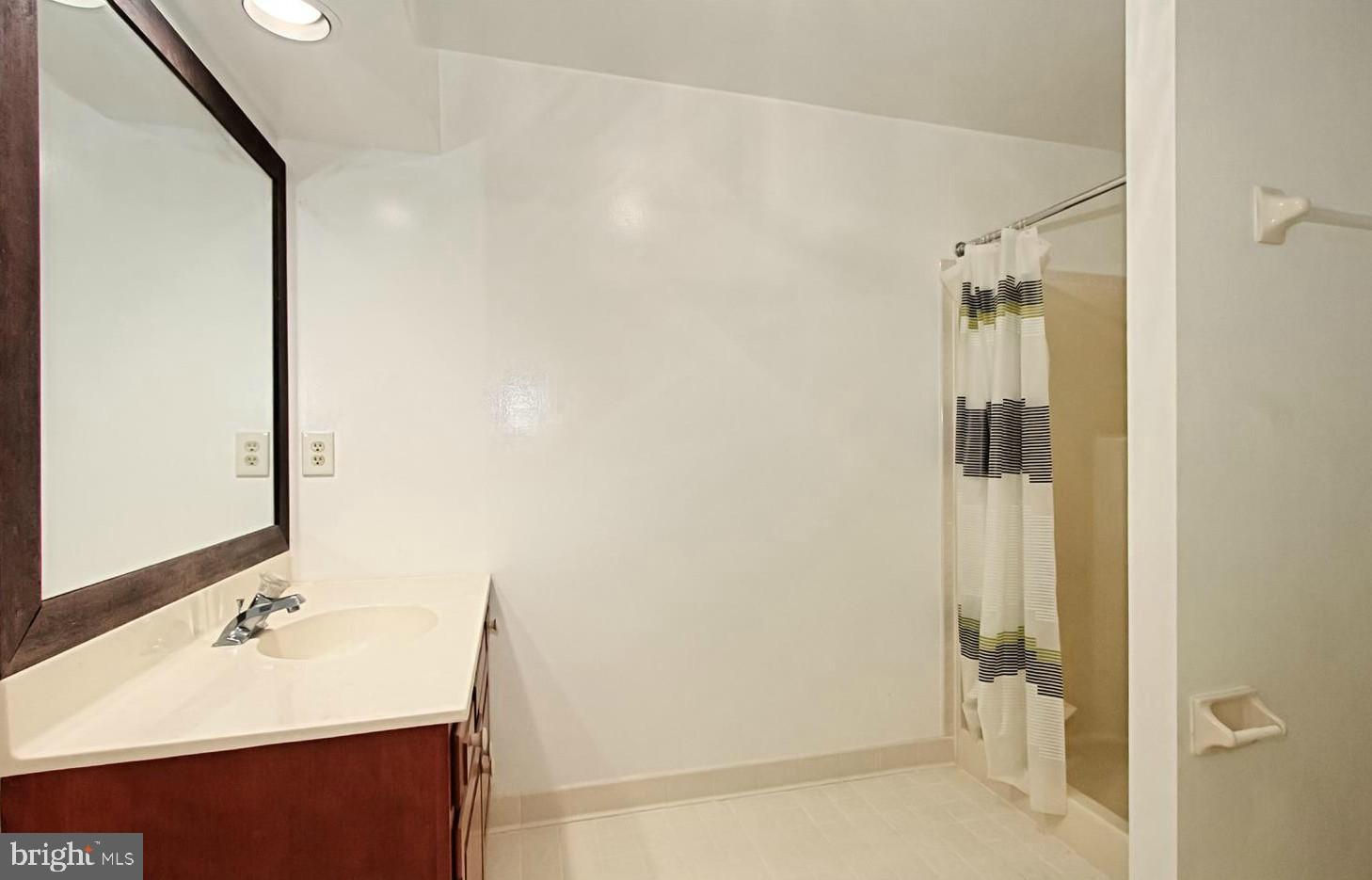 QUIET COVE - Residential