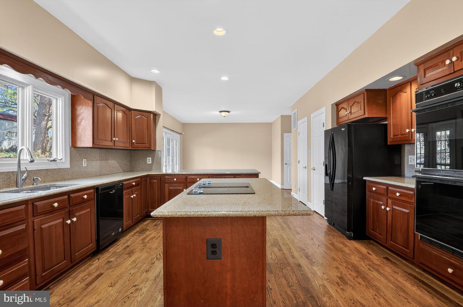 QUIET COVE - Residential