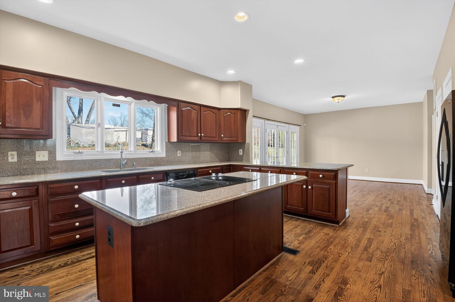 QUIET COVE - Residential