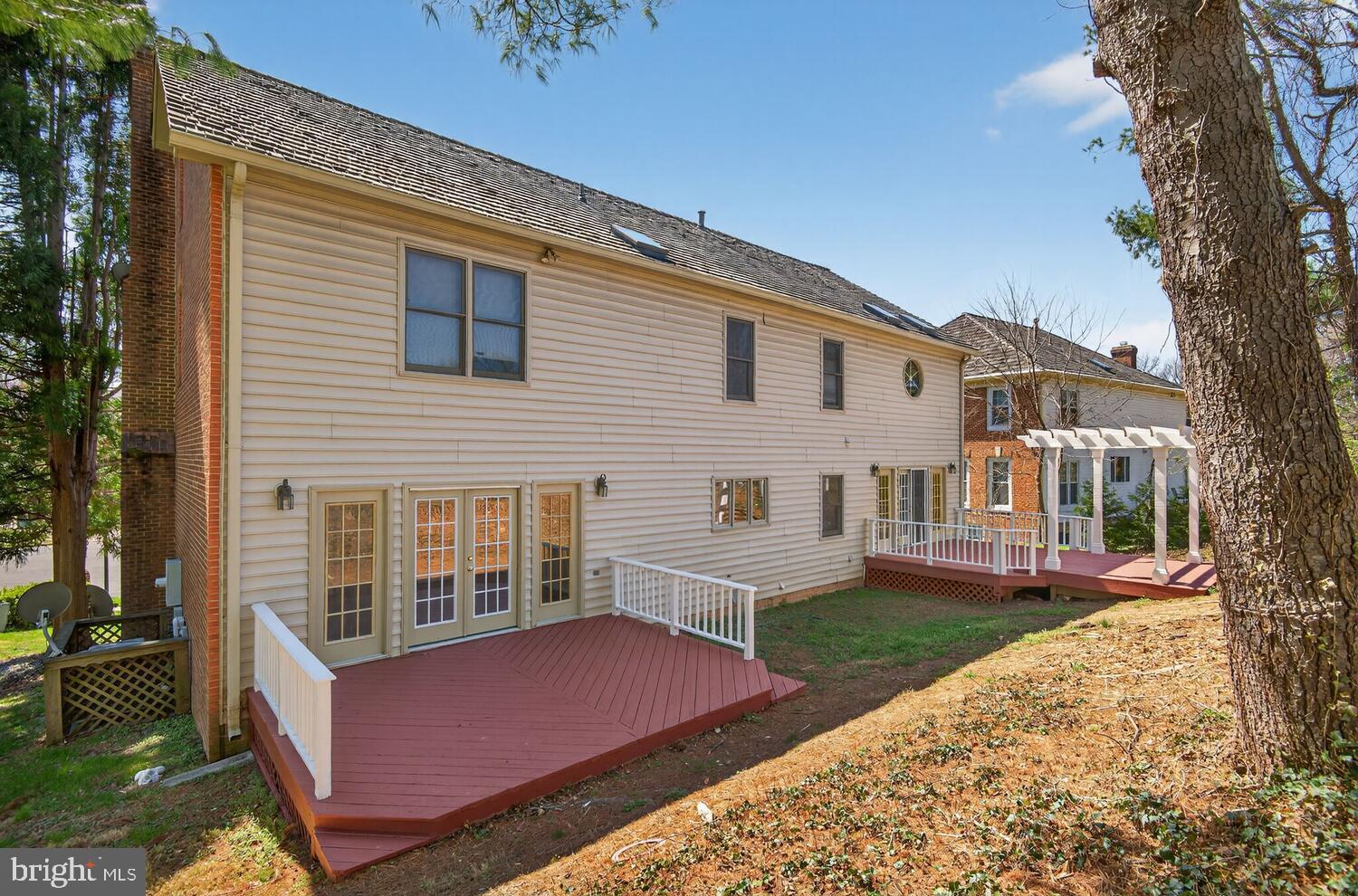 QUIET COVE - Residential