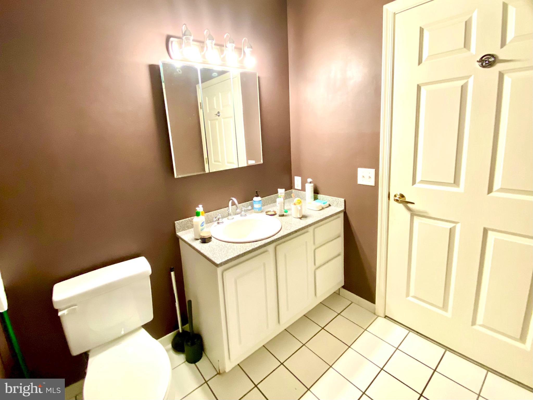 LOGAN SQUARE - Residential Lease