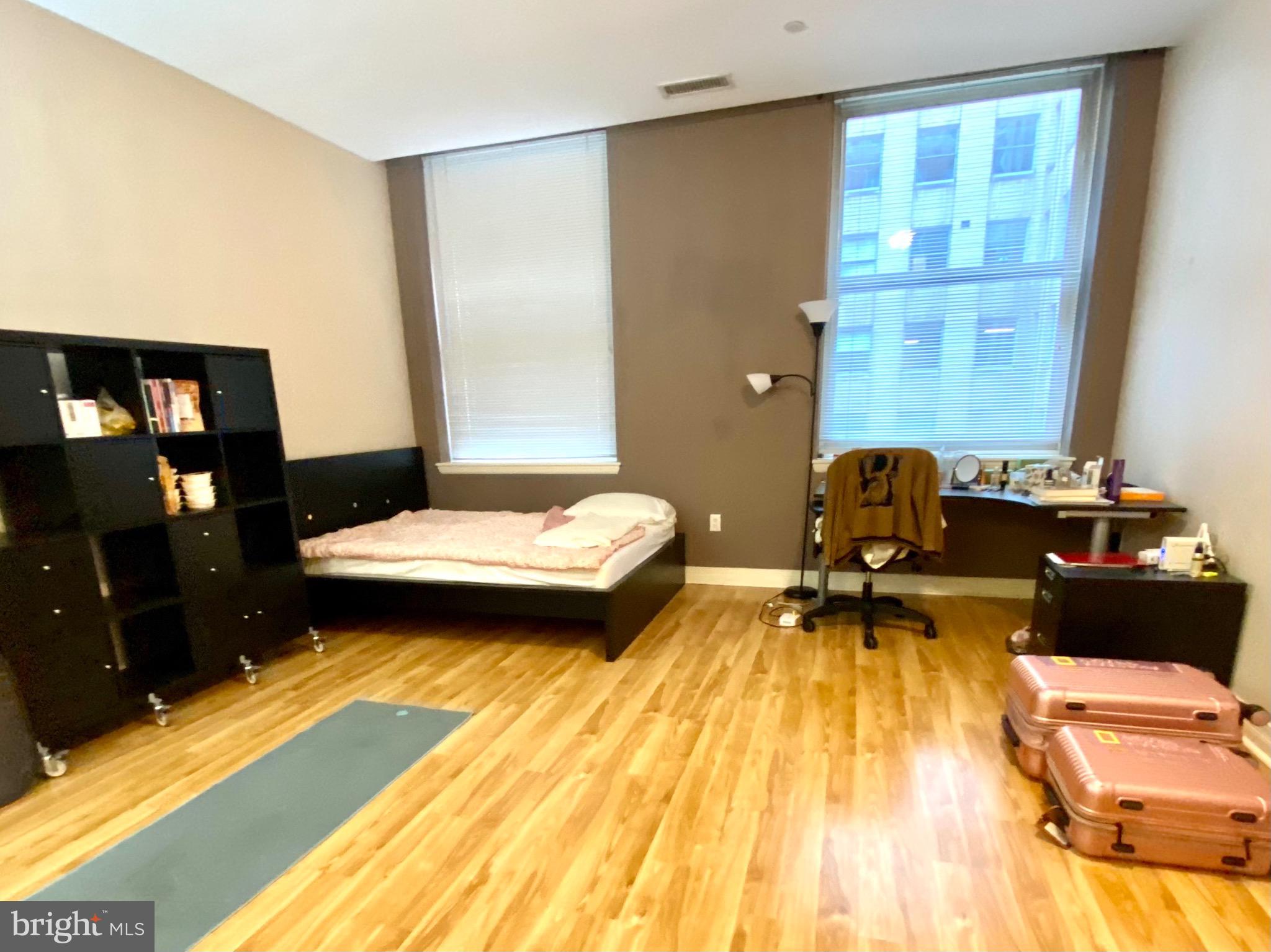 LOGAN SQUARE - Residential Lease