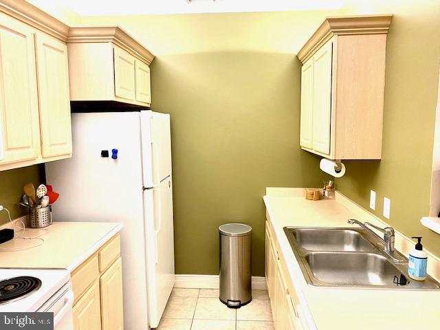 LOGAN SQUARE - Residential Lease