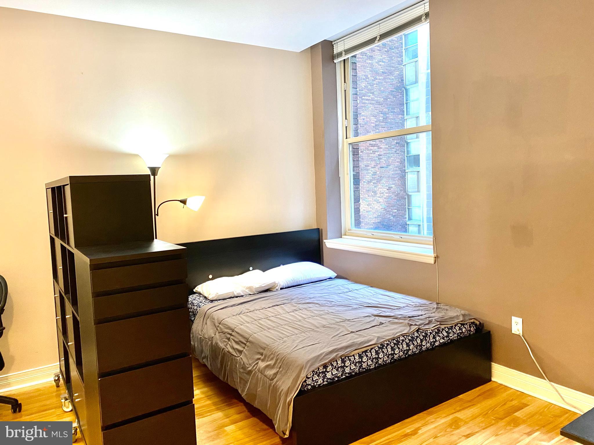 LOGAN SQUARE - Residential Lease