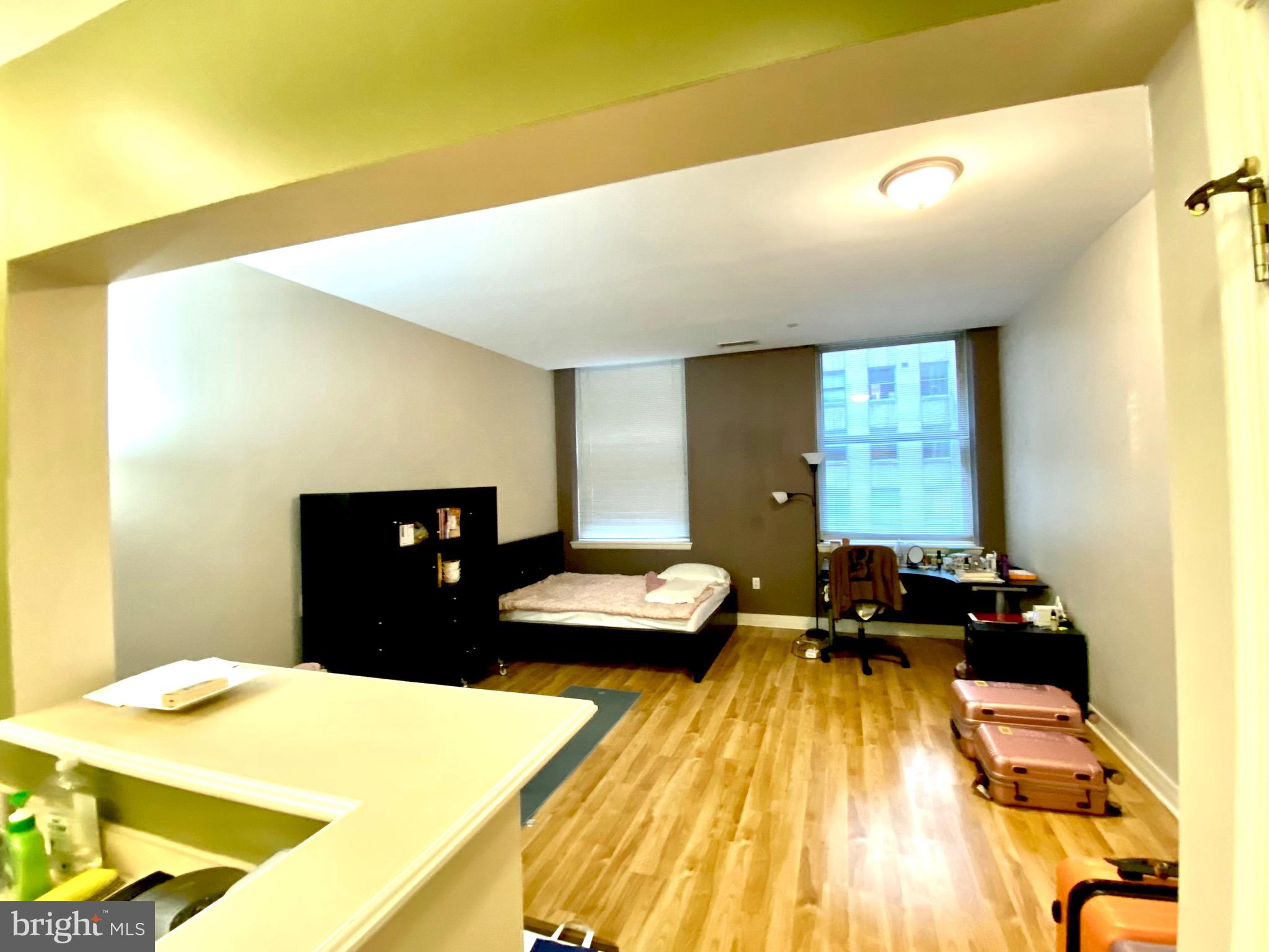 LOGAN SQUARE - Residential Lease