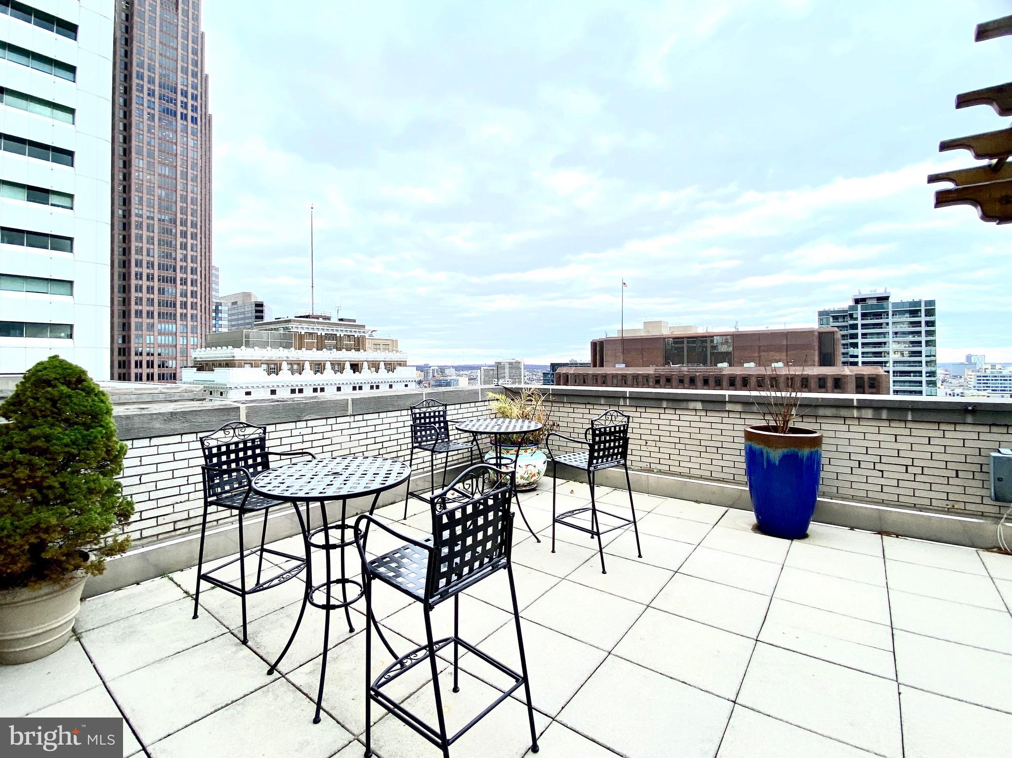 LOGAN SQUARE - Residential Lease