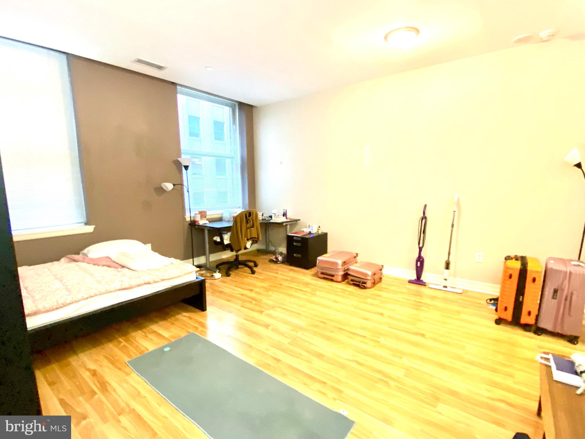 LOGAN SQUARE - Residential Lease