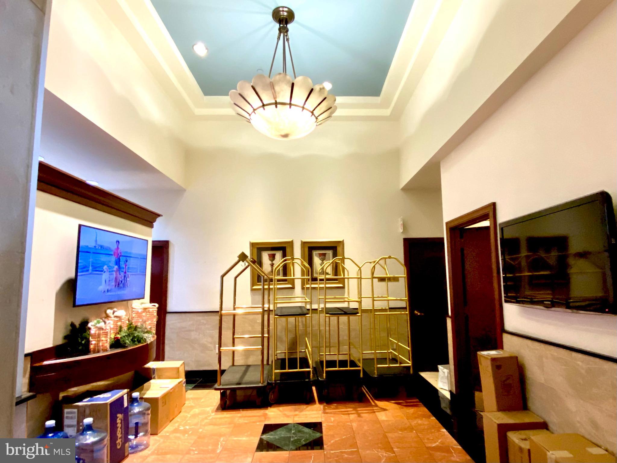 LOGAN SQUARE - Residential Lease