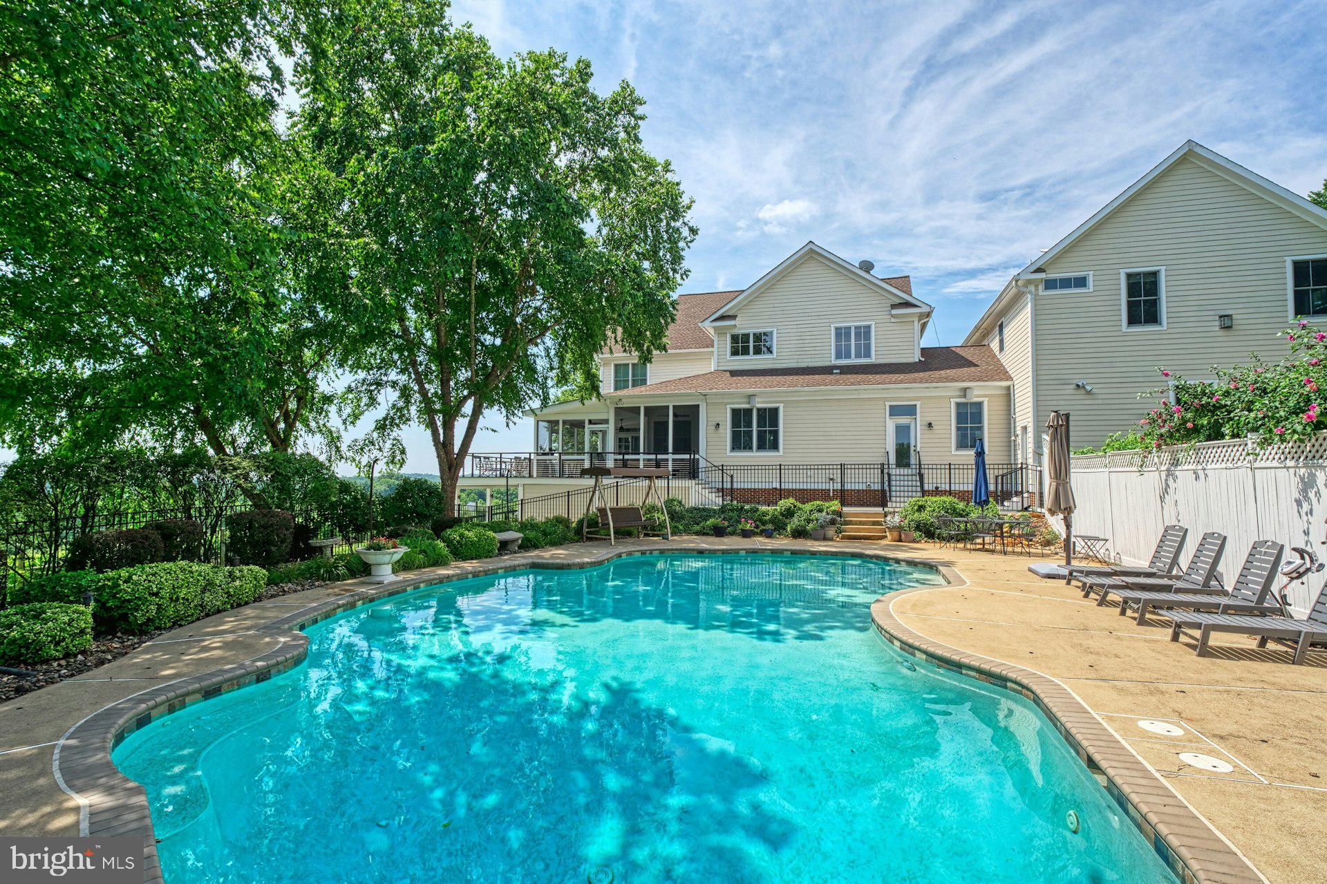 BEACON HILL - Residential