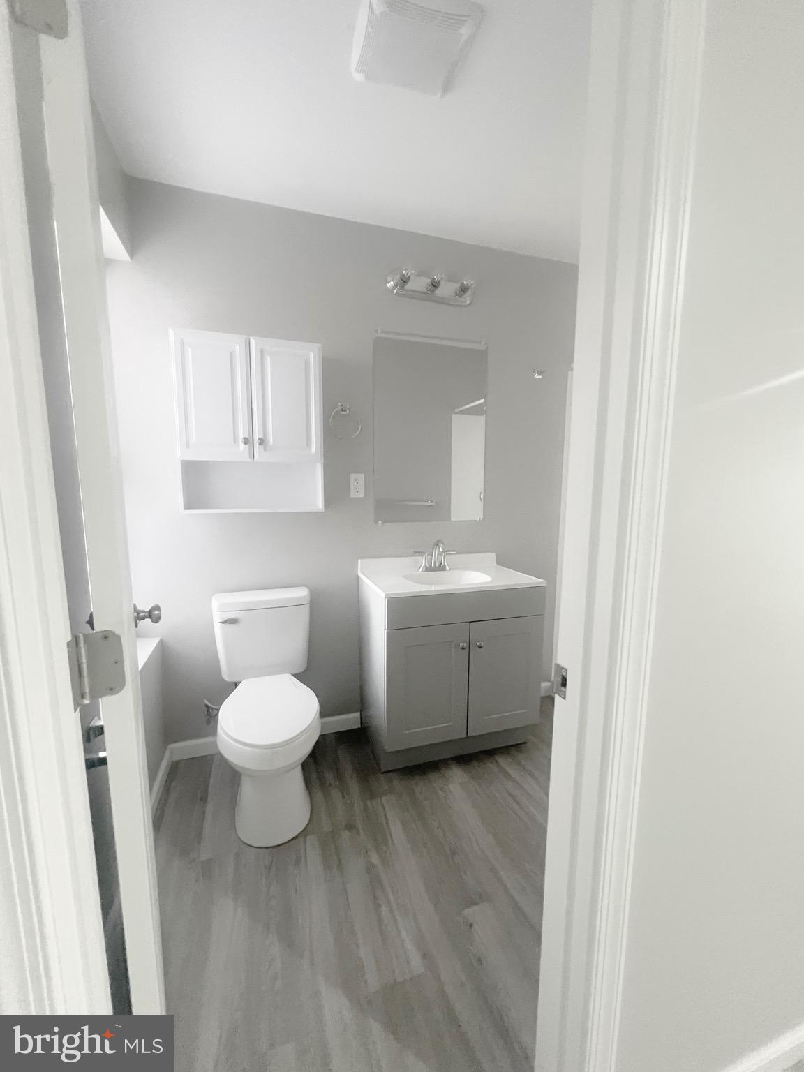 EASTERWOOD - Residential Lease