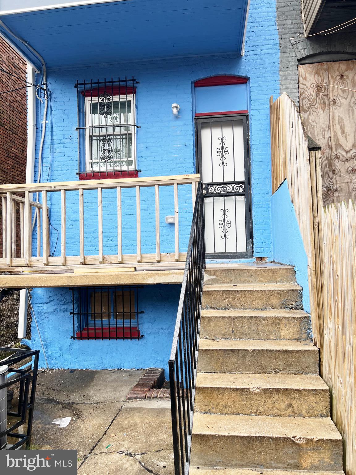 EASTERWOOD - Residential Lease