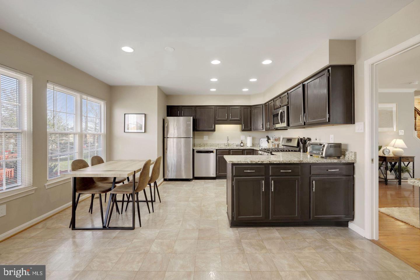 MIRROR RIDGE - Residential Lease