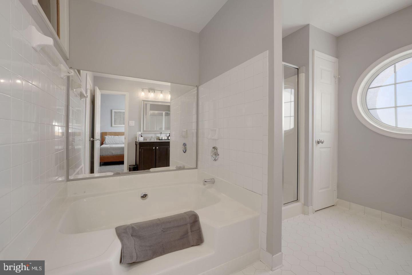 MIRROR RIDGE - Residential Lease