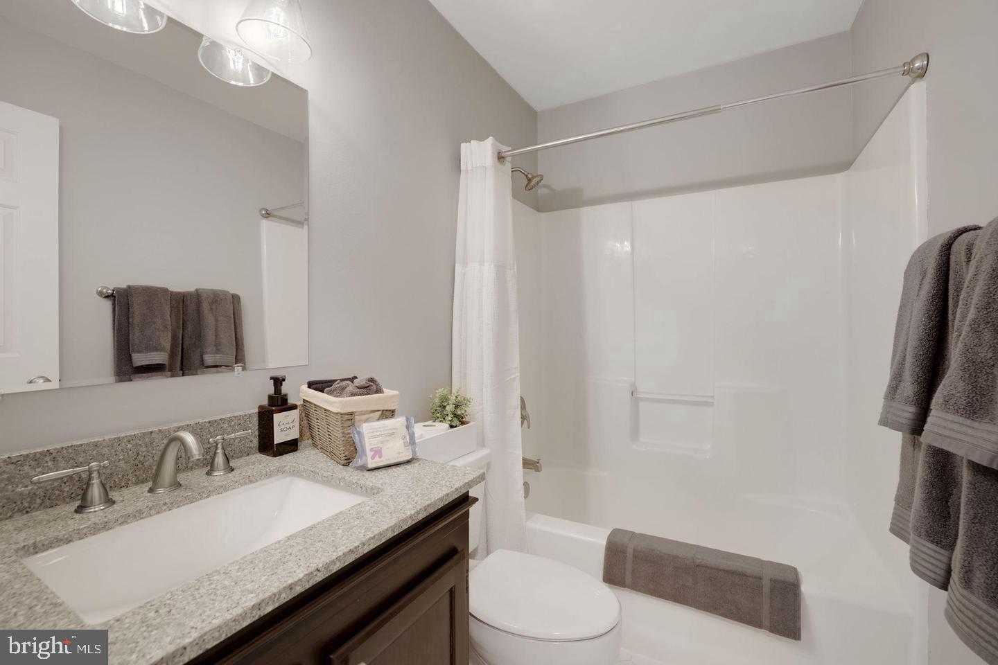 MIRROR RIDGE - Residential Lease