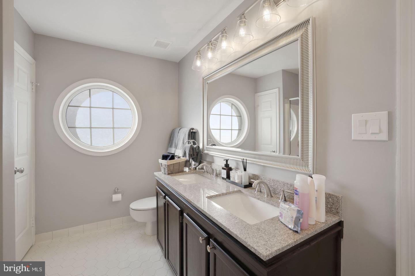 MIRROR RIDGE - Residential Lease