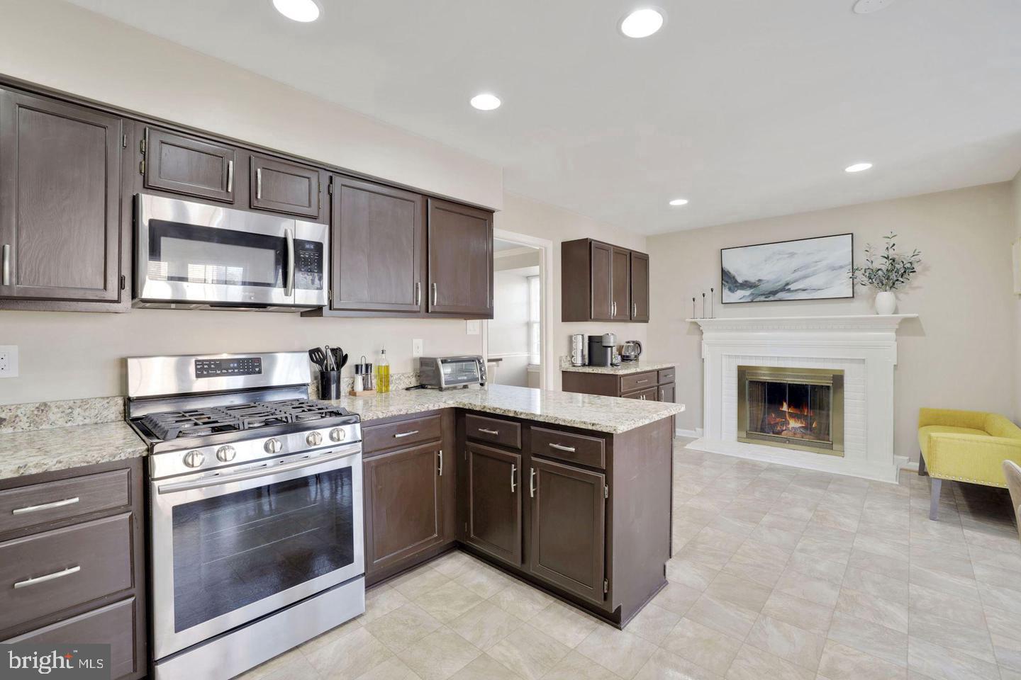 MIRROR RIDGE - Residential Lease