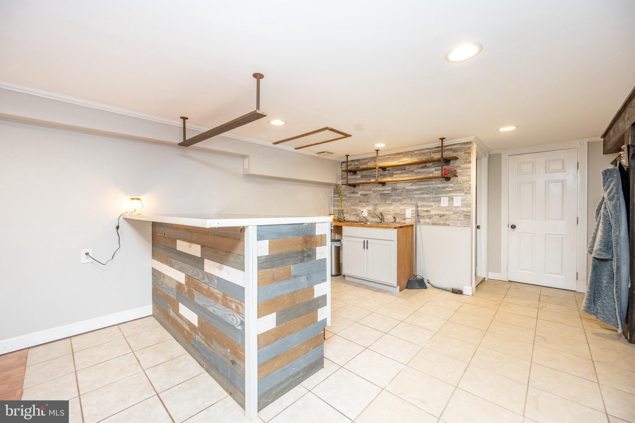 GOLF CREST MANOR - Residential