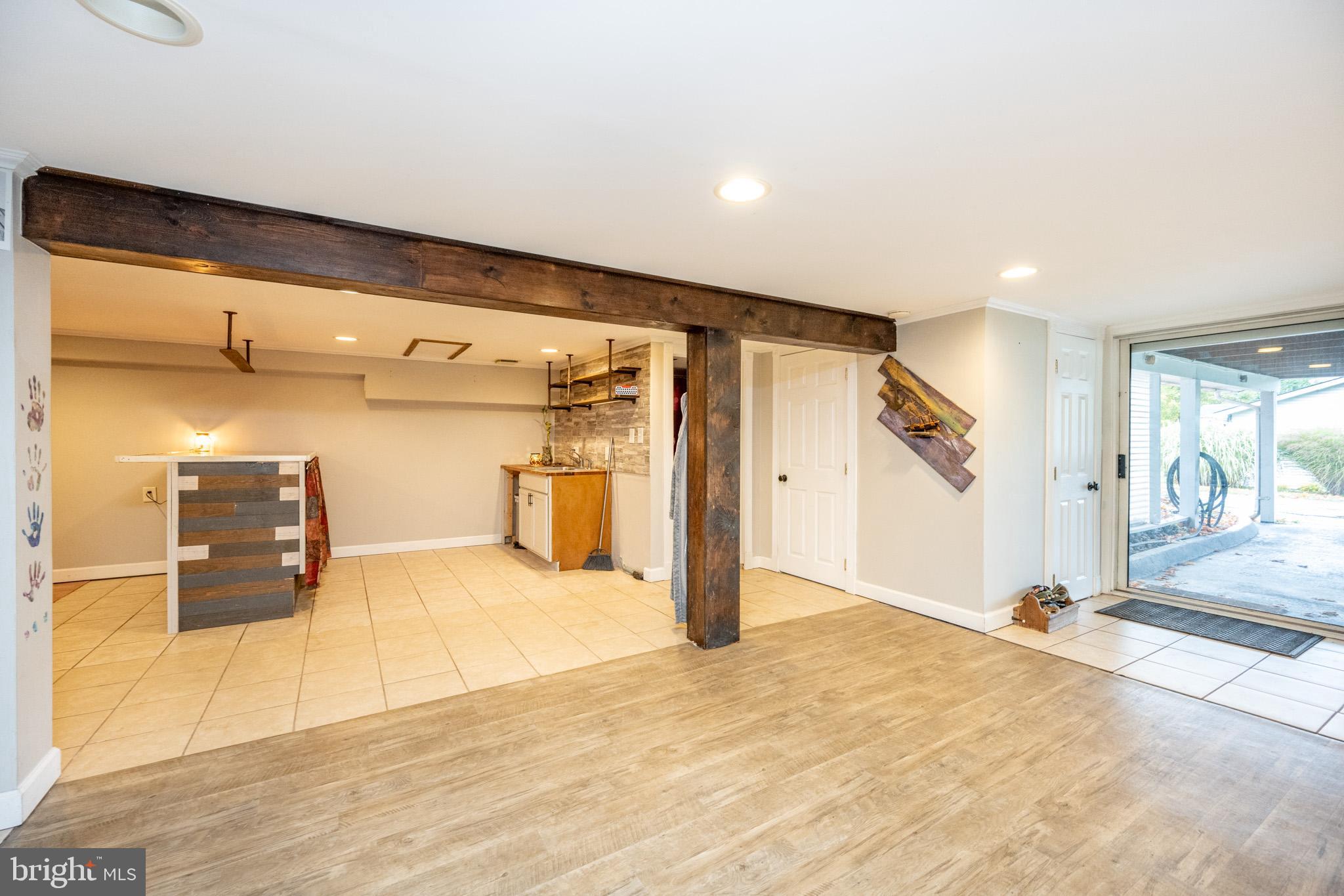 GOLF CREST MANOR - Residential