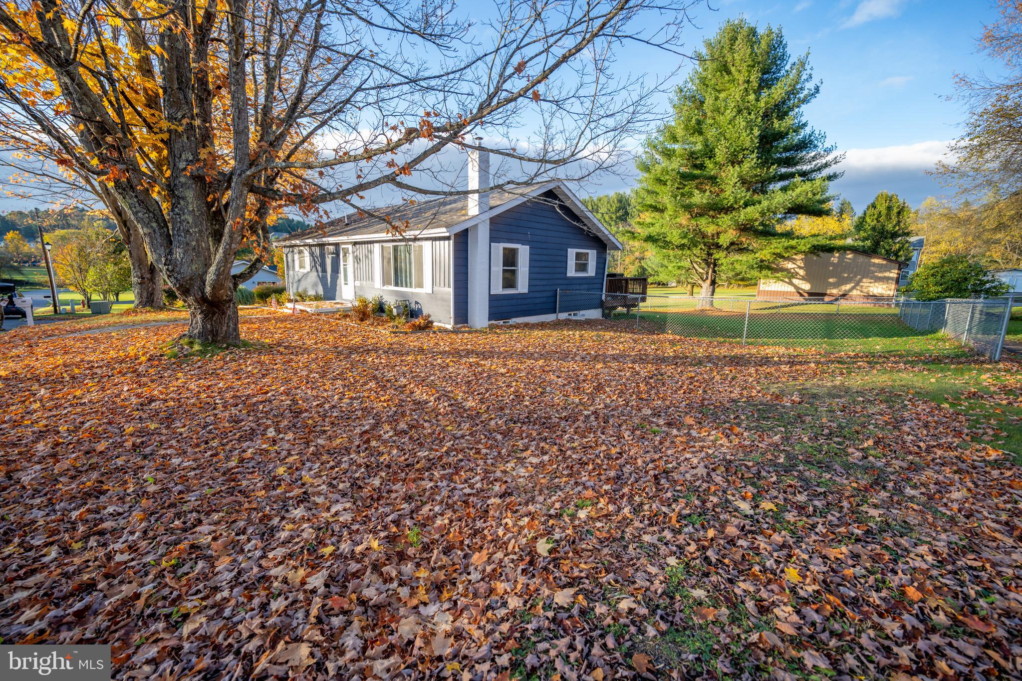 GOLF CREST MANOR - Residential