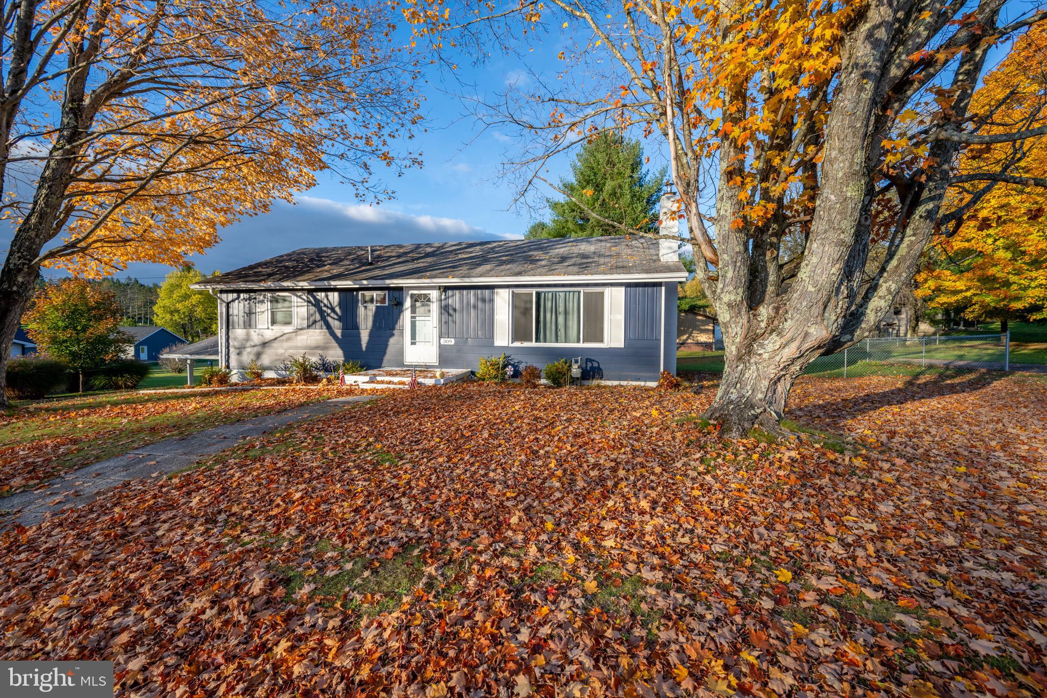 GOLF CREST MANOR - Residential