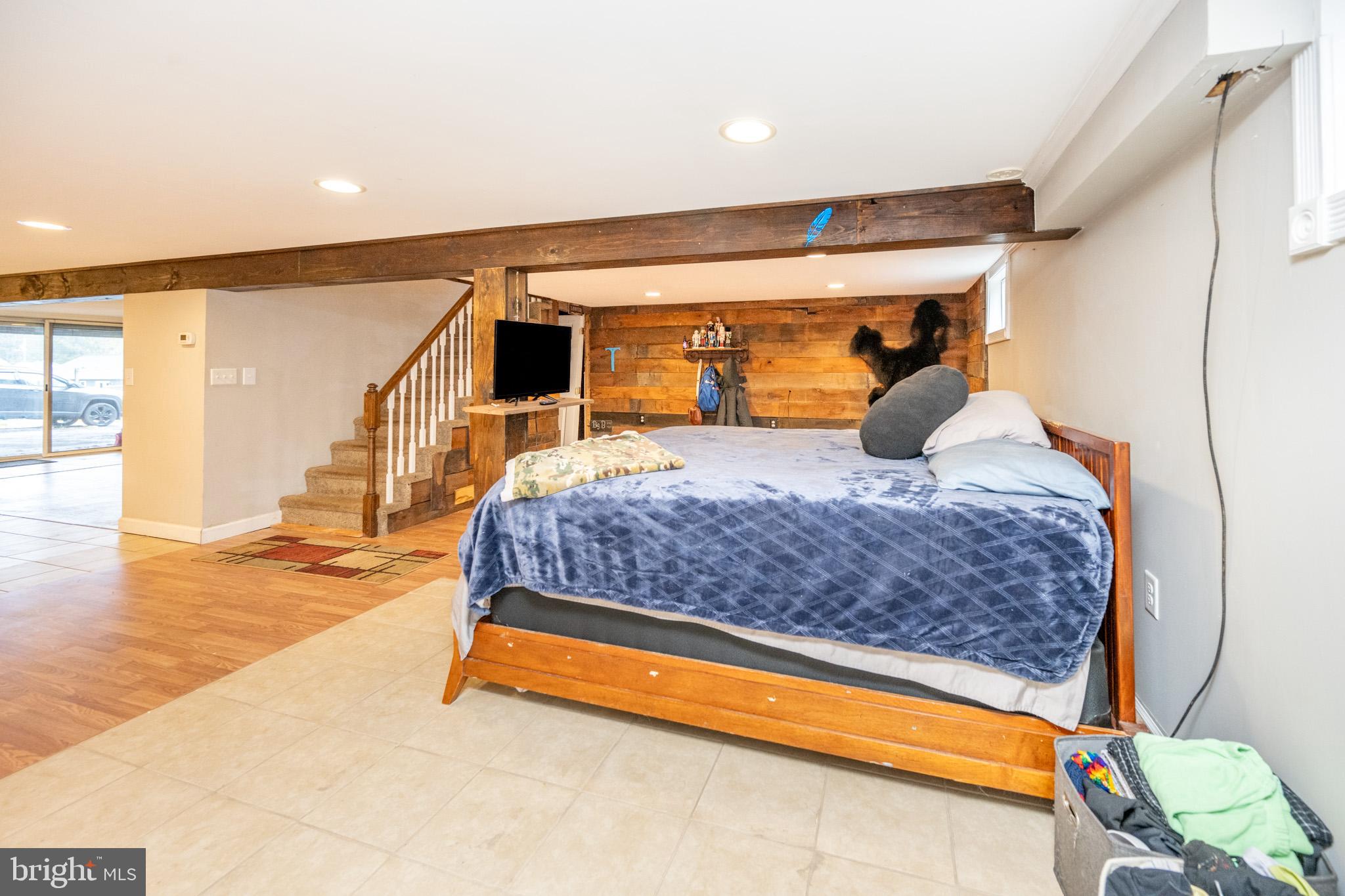 GOLF CREST MANOR - Residential