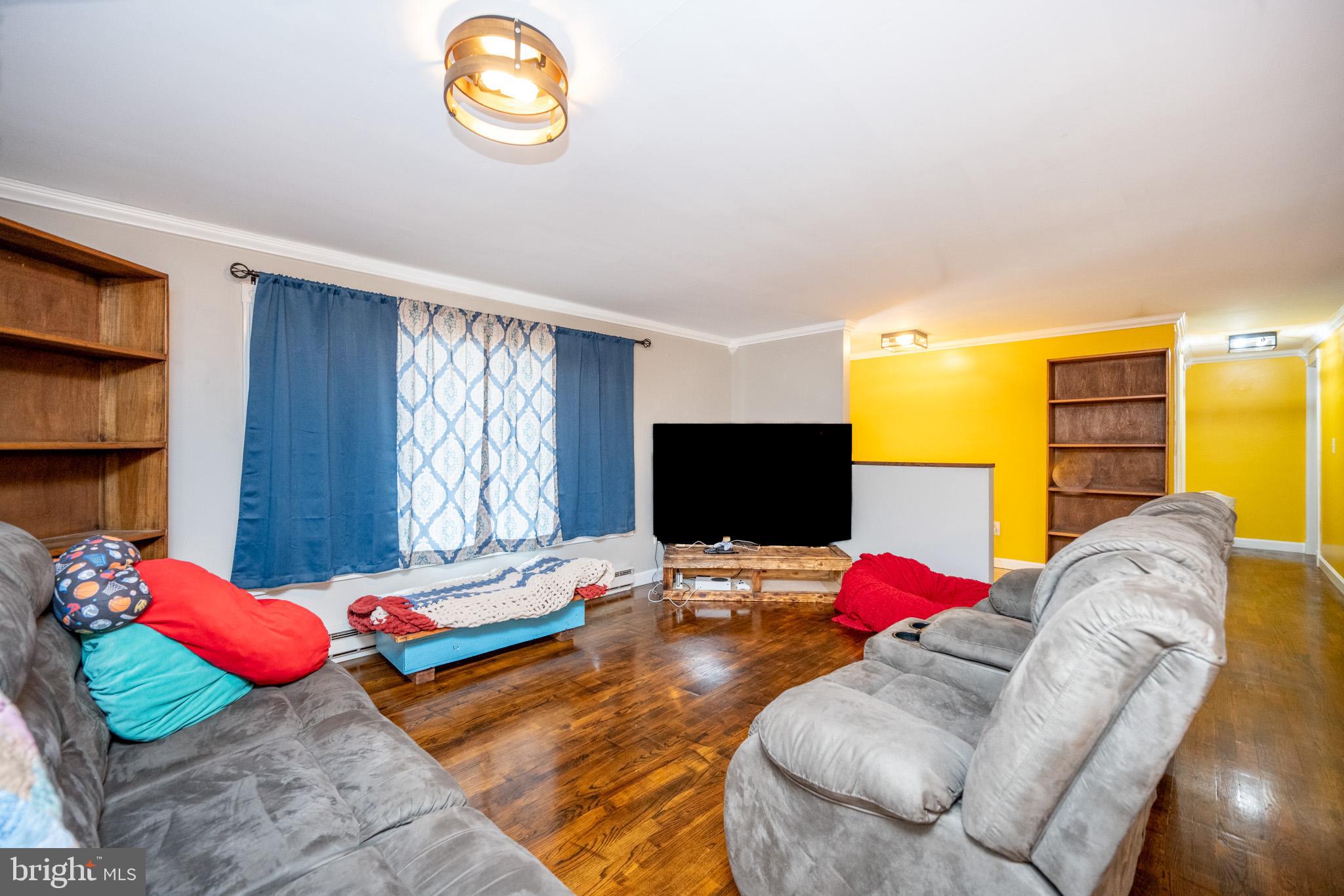 GOLF CREST MANOR - Residential