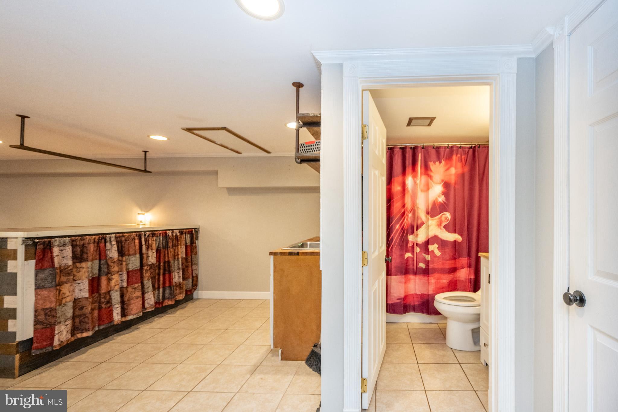 GOLF CREST MANOR - Residential