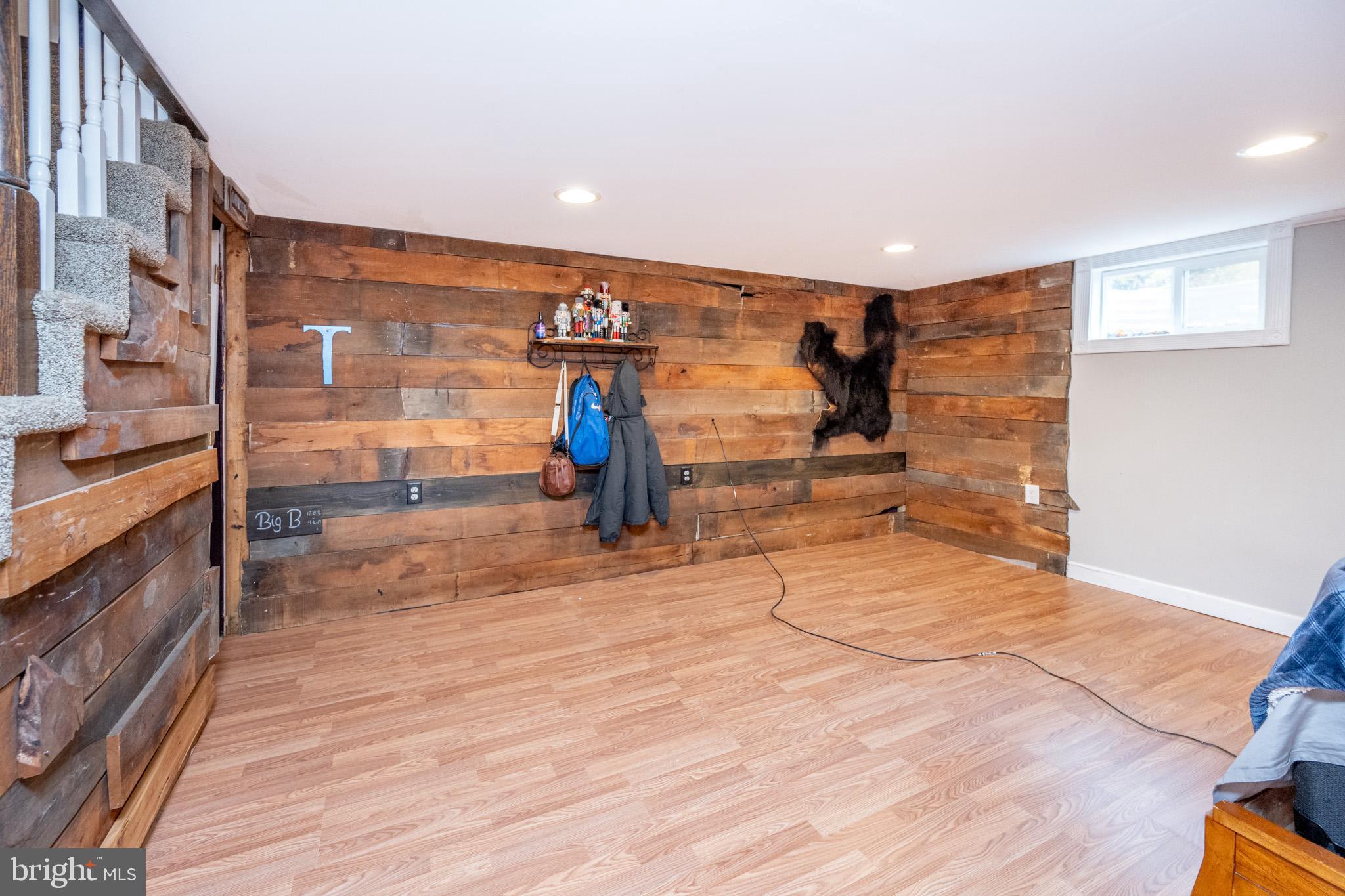 GOLF CREST MANOR - Residential