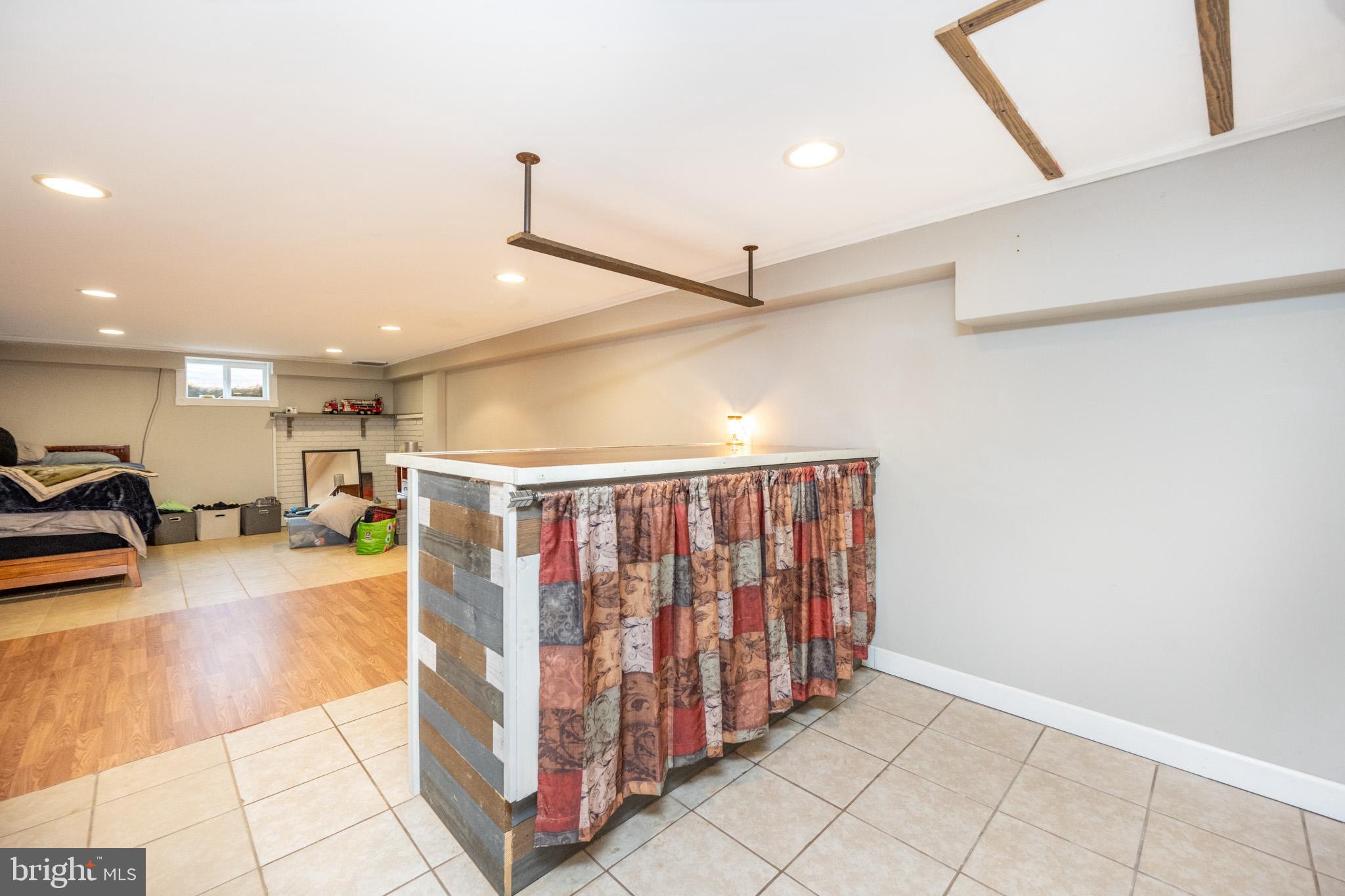 GOLF CREST MANOR - Residential