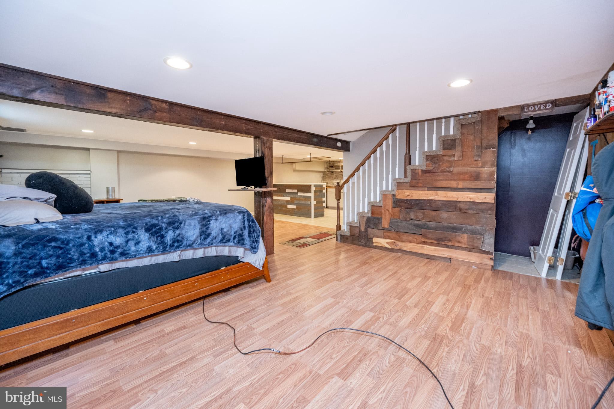 GOLF CREST MANOR - Residential