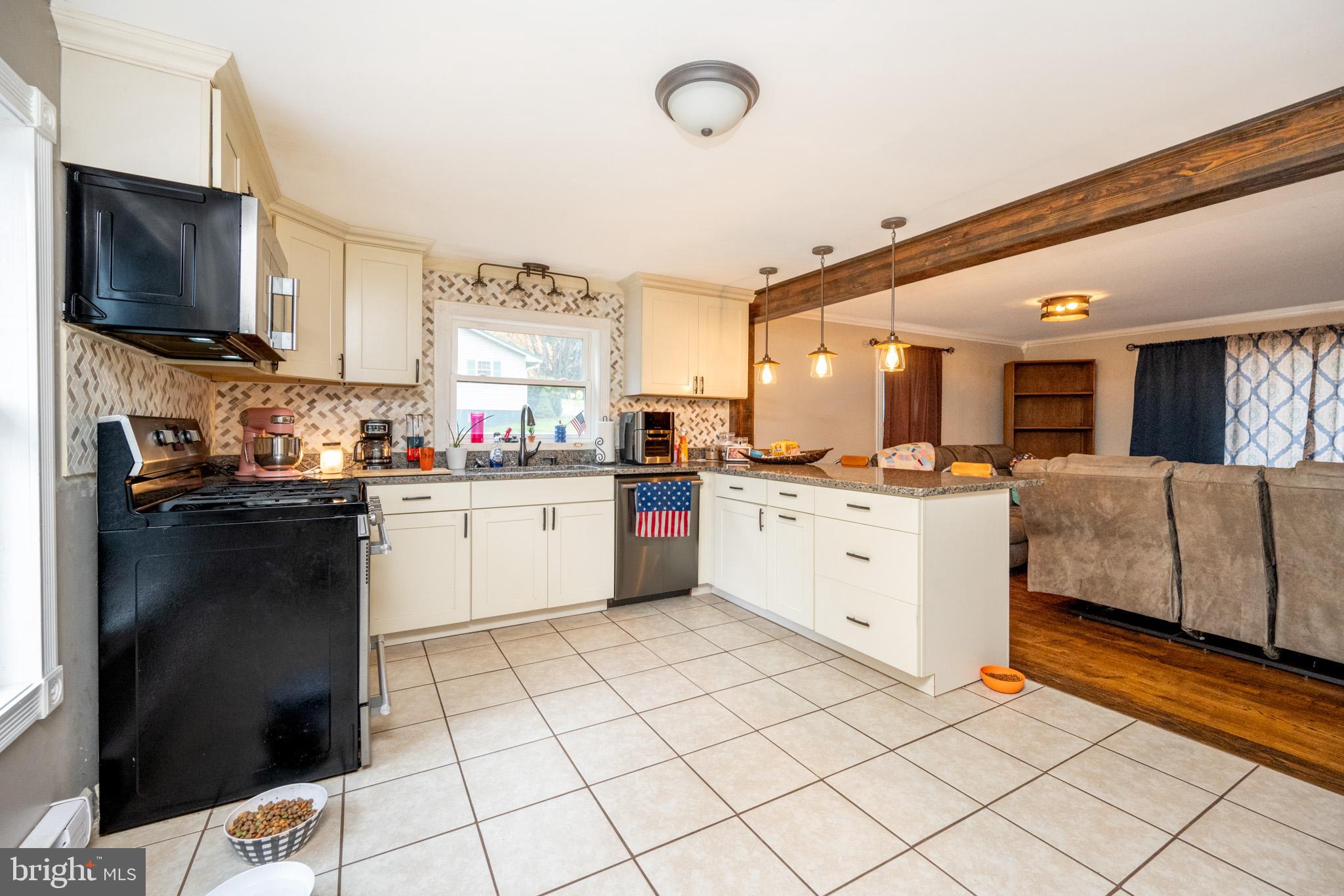 GOLF CREST MANOR - Residential