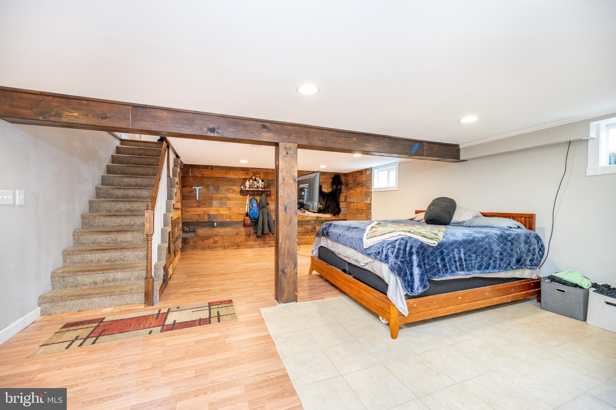 GOLF CREST MANOR - Residential