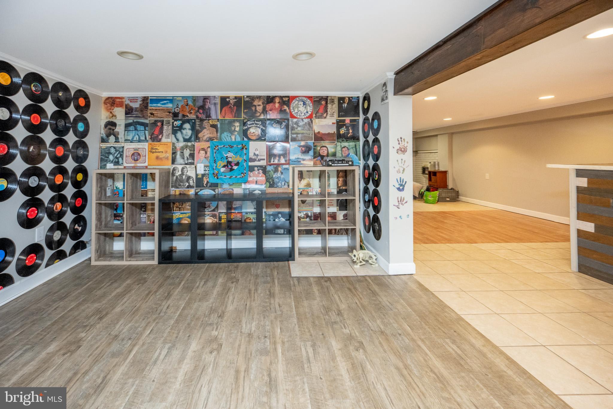 GOLF CREST MANOR - Residential