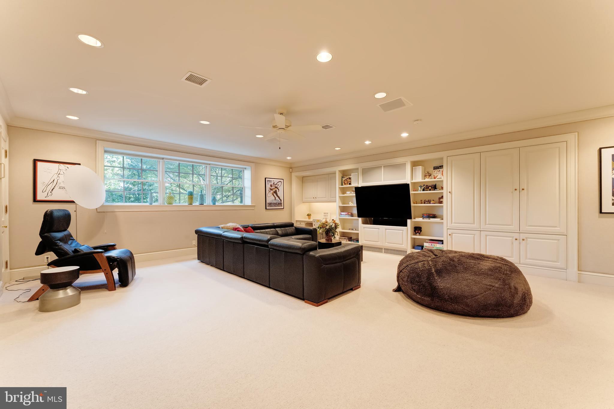 TAYLORSTOWN - Residential