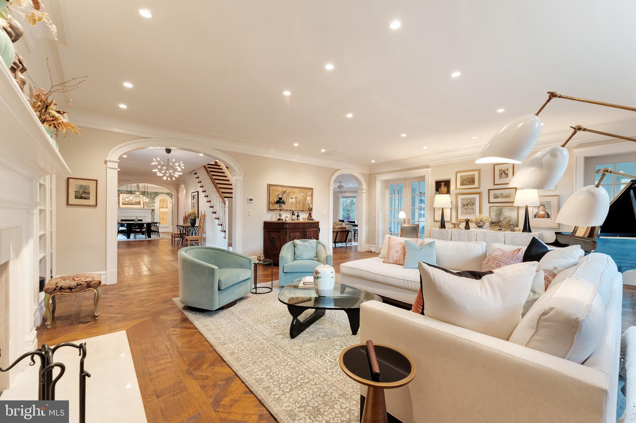 TAYLORSTOWN - Residential