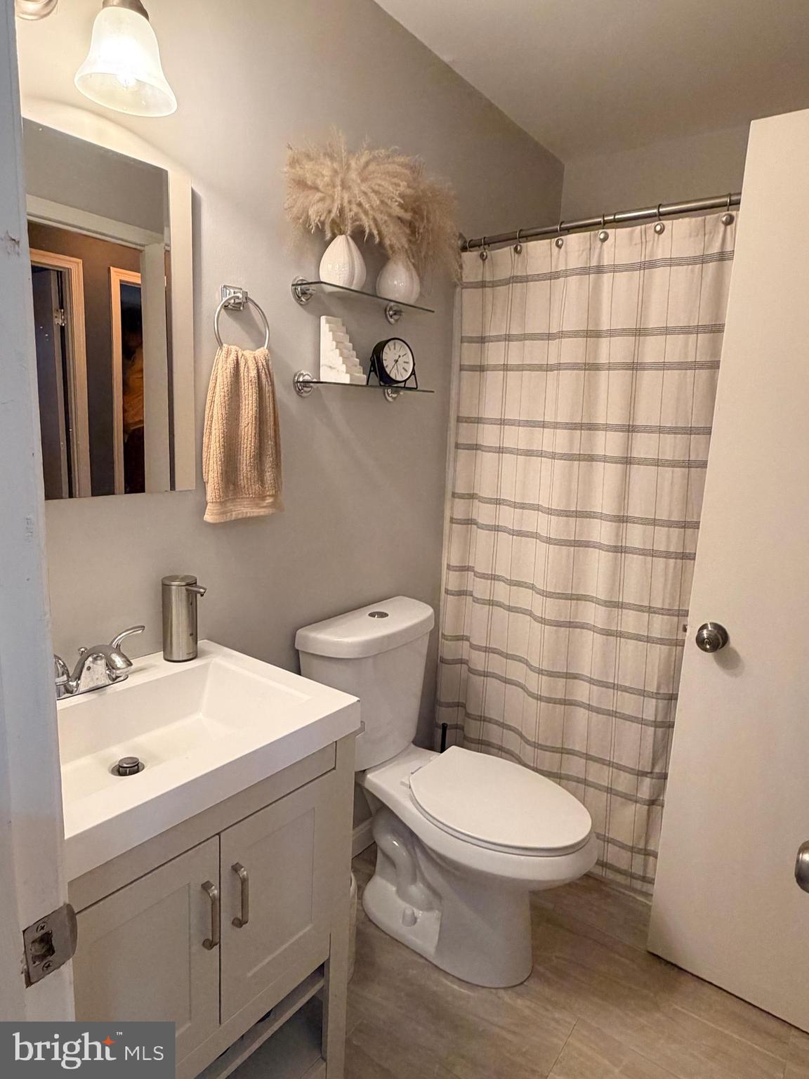 HILLCREST TOWNE - Residential