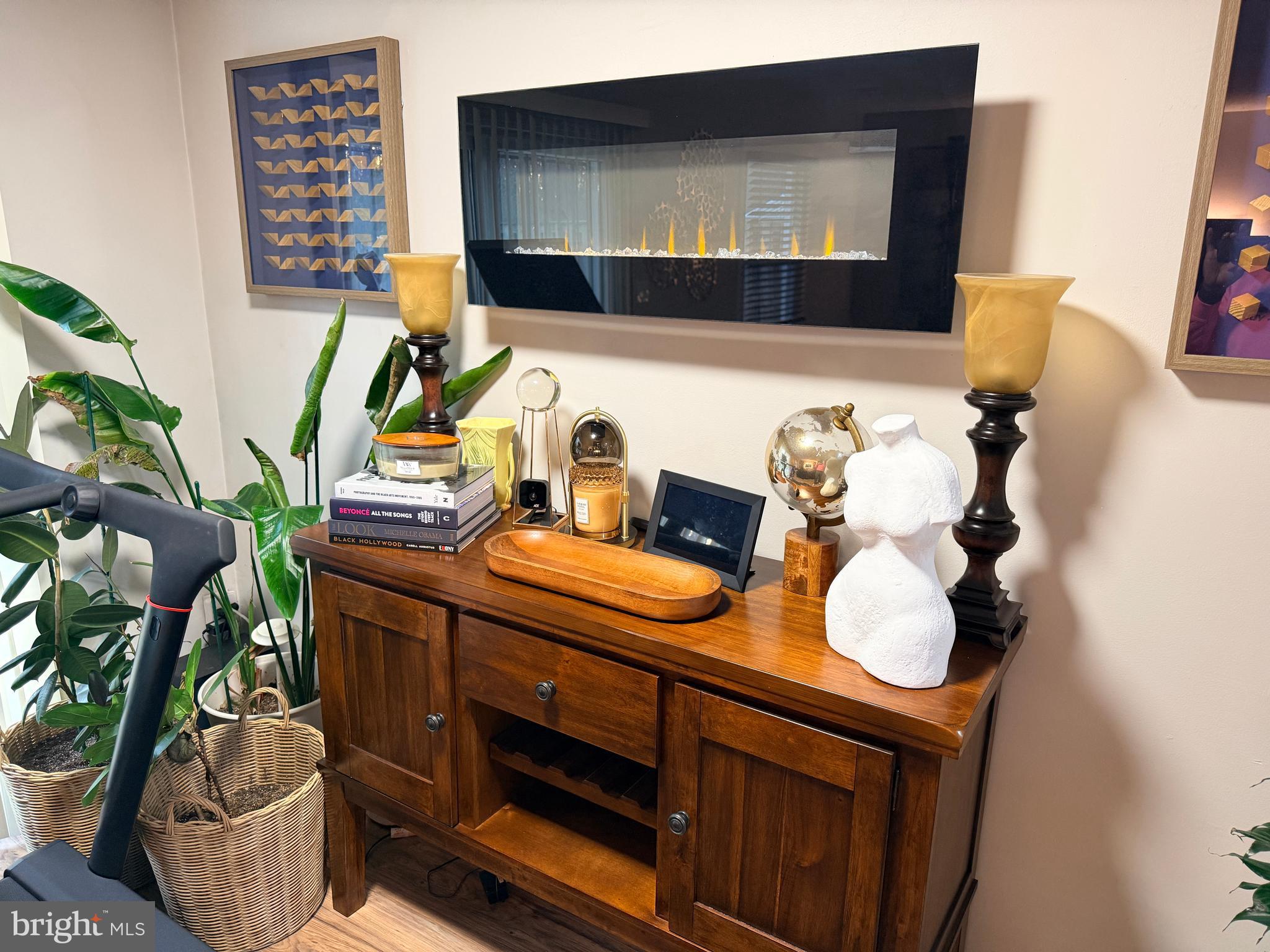 HILLCREST TOWNE - Residential