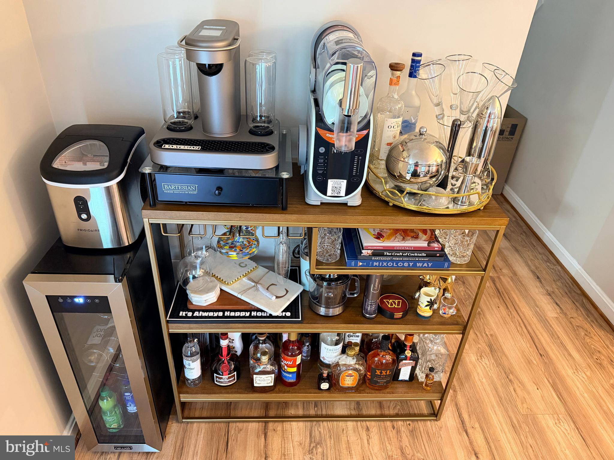 HILLCREST TOWNE - Residential