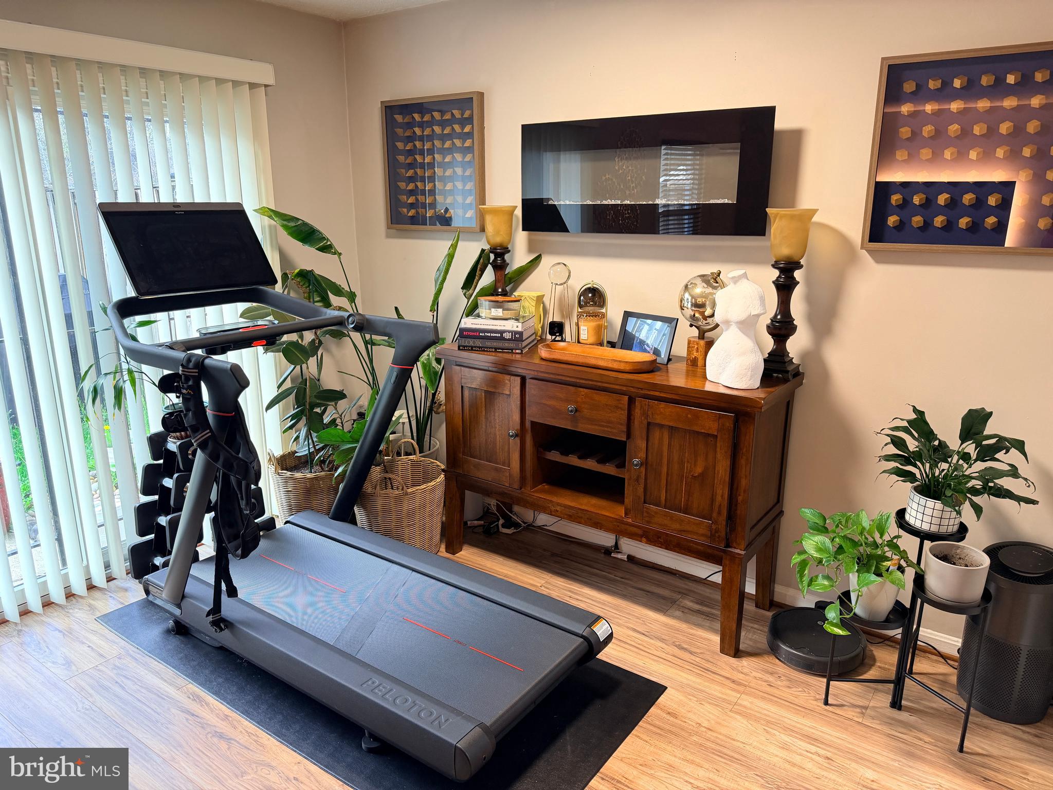 HILLCREST TOWNE - Residential